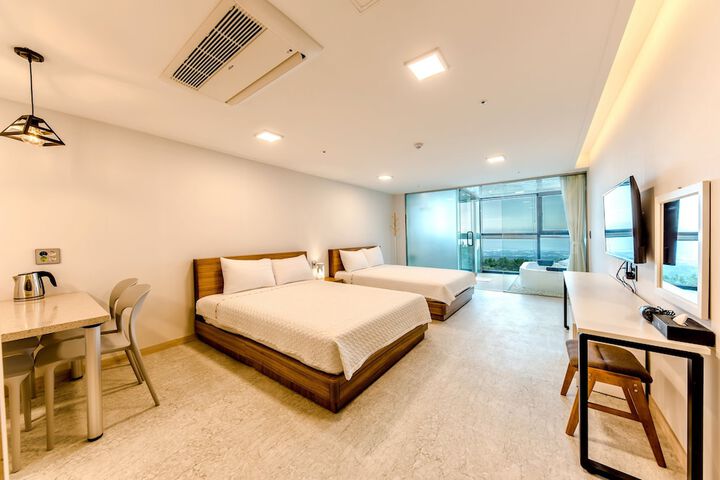 Room 21 of 173