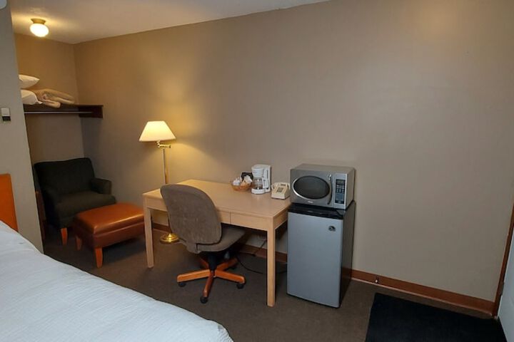 Room 9 of 19