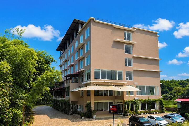 Yashshree Namdang Premier Hotel & Banquet