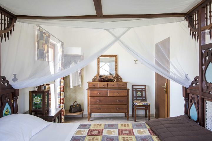 Room 5 of 72