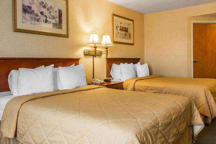 2 Queen Beds (11 of 11)