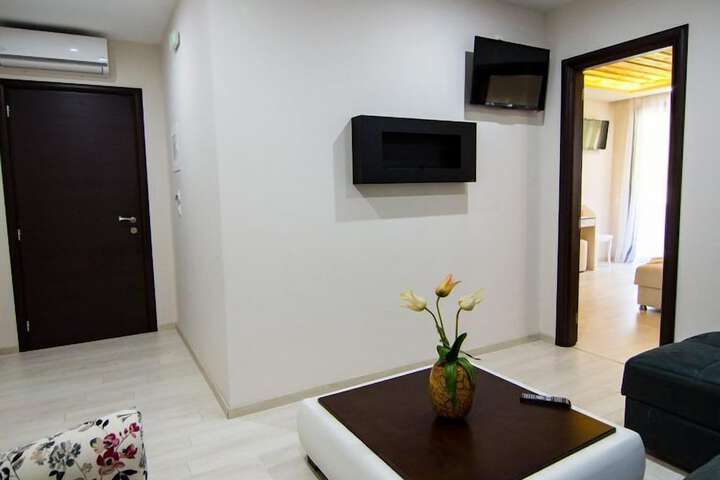 Room 44 of 82