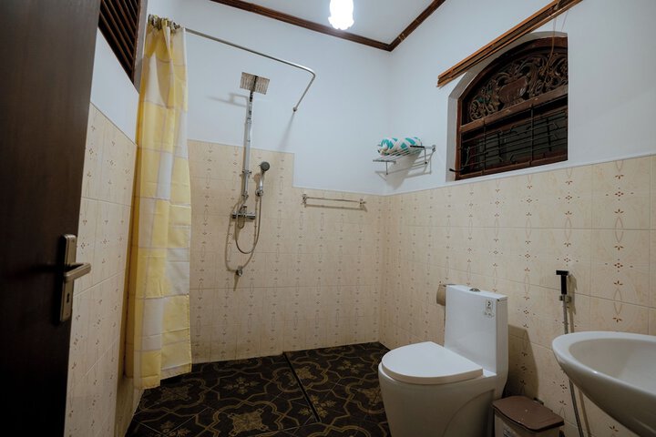 Room 27 of 42