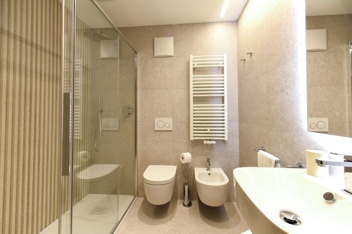 Room 6 of 20