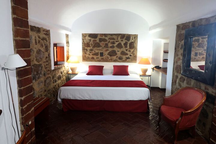 Room 3 of 42