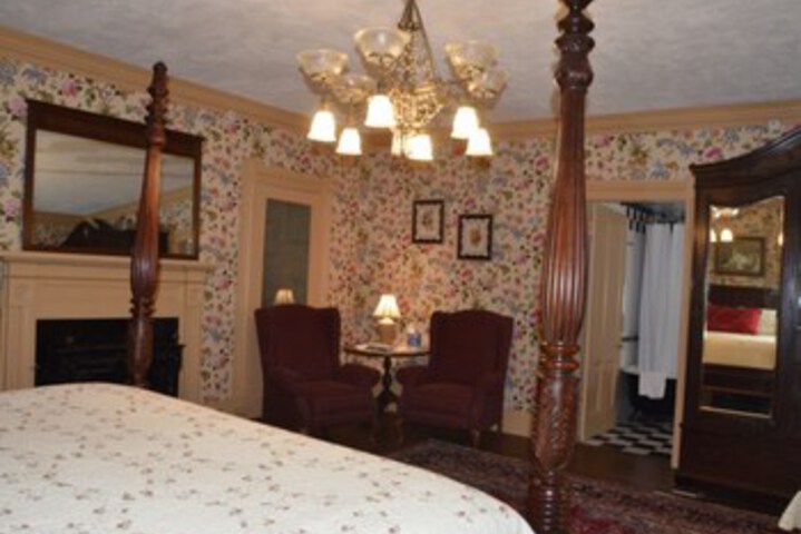 Room 11 of 29