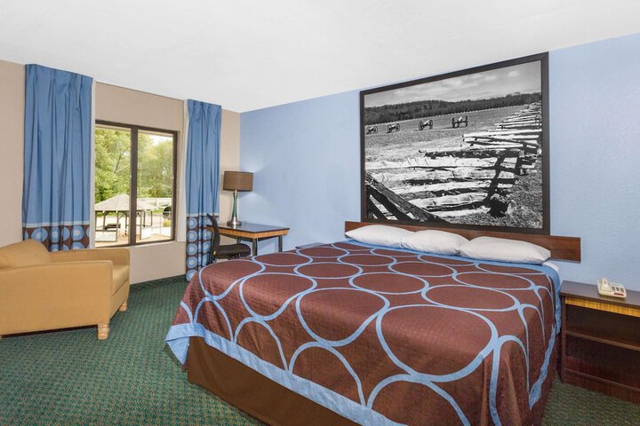 1 King Bed (14 of 26)