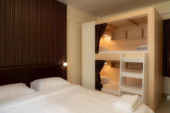 Room 6 of 22