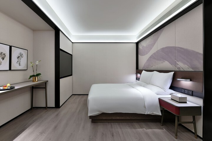 Room 18 of 39