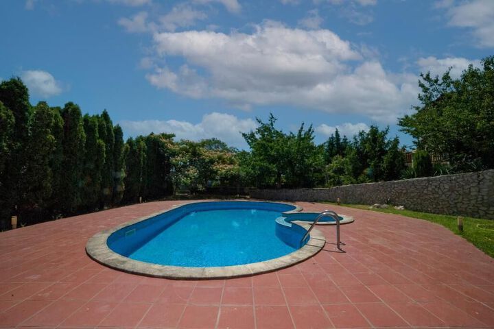 Pool 22 of 41
