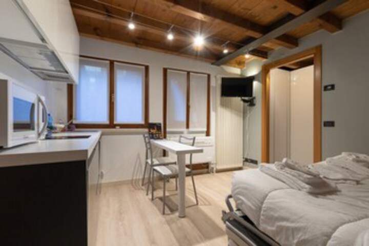 Room 15 of 19