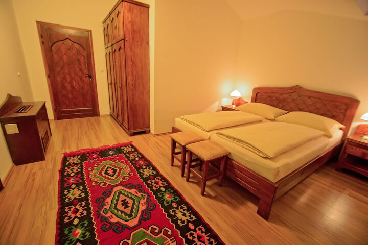 Room 7 of 29