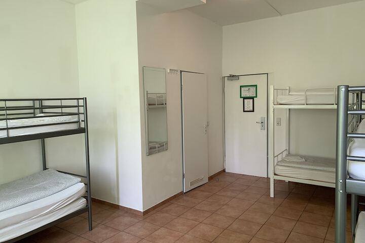 Room 30 of 150