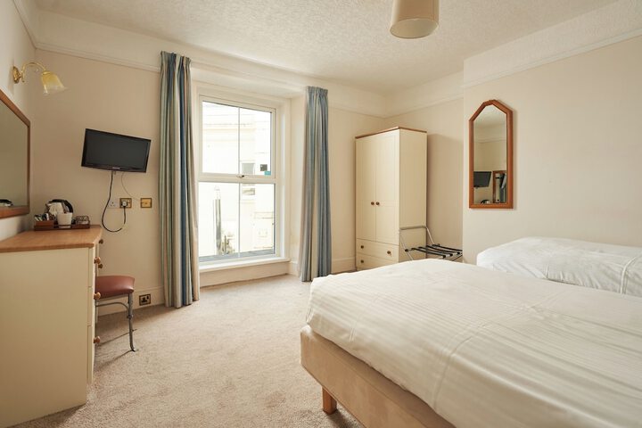 Room 50 of 99