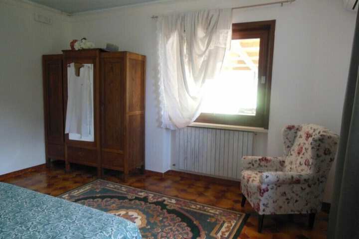 Room 16 of 34