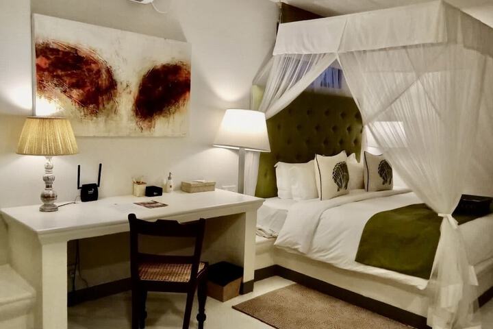 Room 37 of 74
