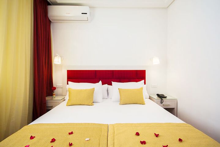 Room 10 of 77