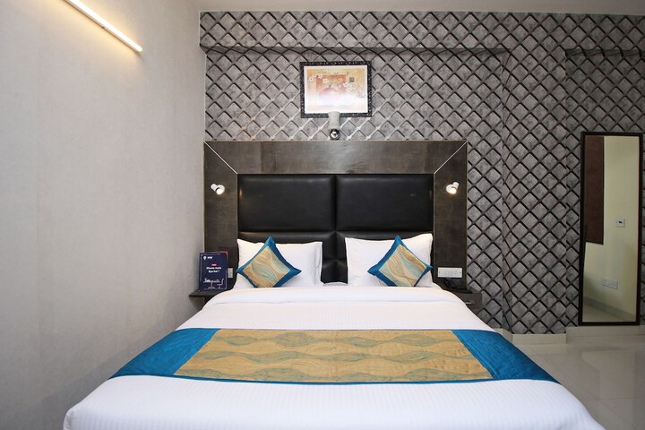 Room 15 of 22