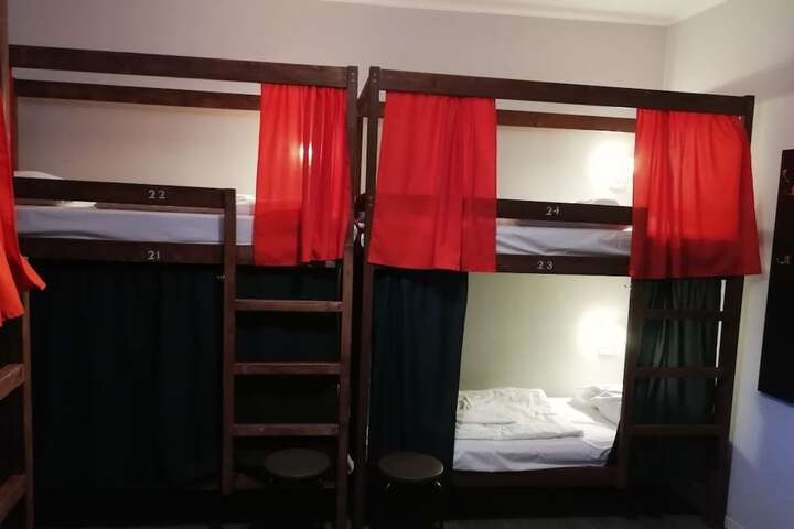 Room 8 of 25