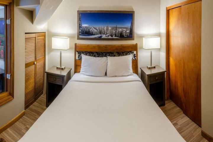 Room 28 of 266
