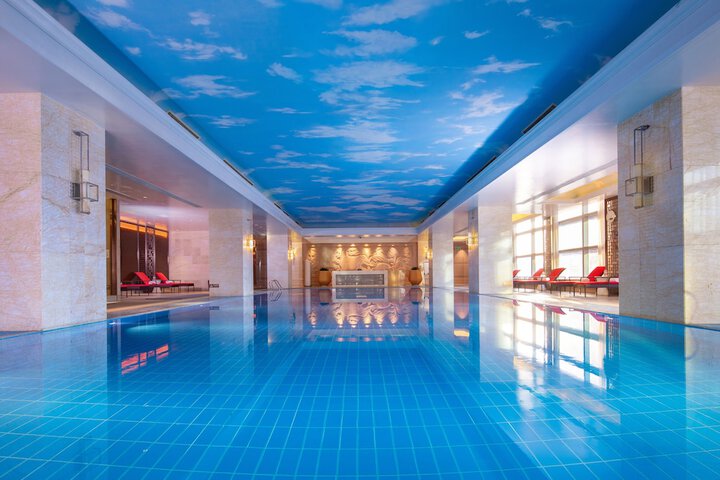 Hotel with Pool