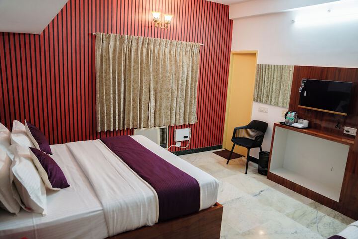 Room 3 of 10