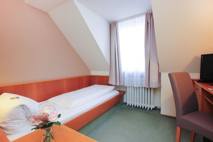 Room 26 of 50