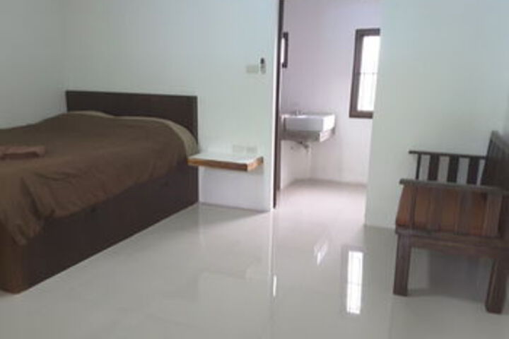 Room 12 of 40