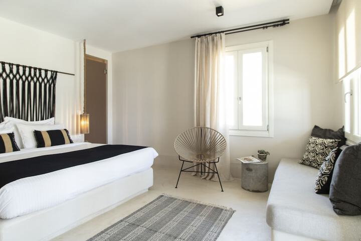 Room 26 of 173