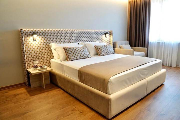 Room 3 of 27