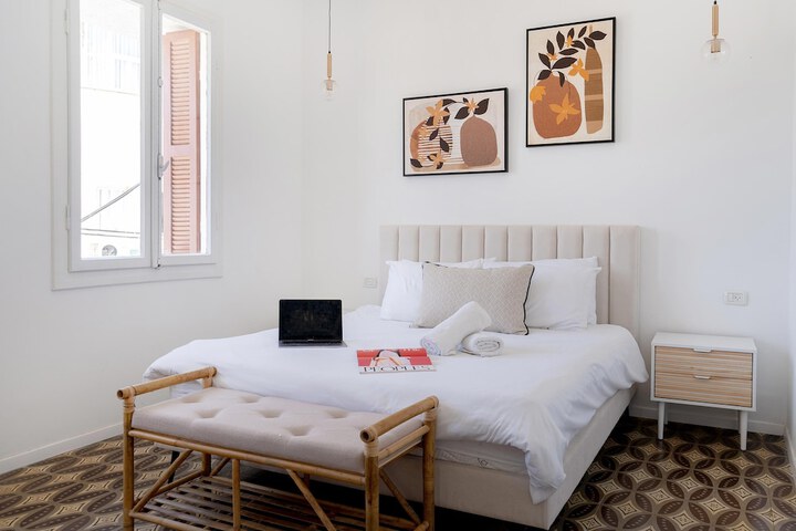 Room 27 of 361