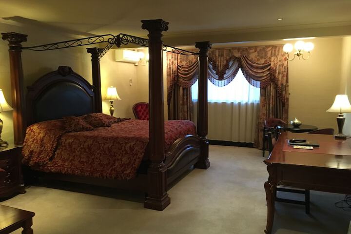 Room 13 of 61
