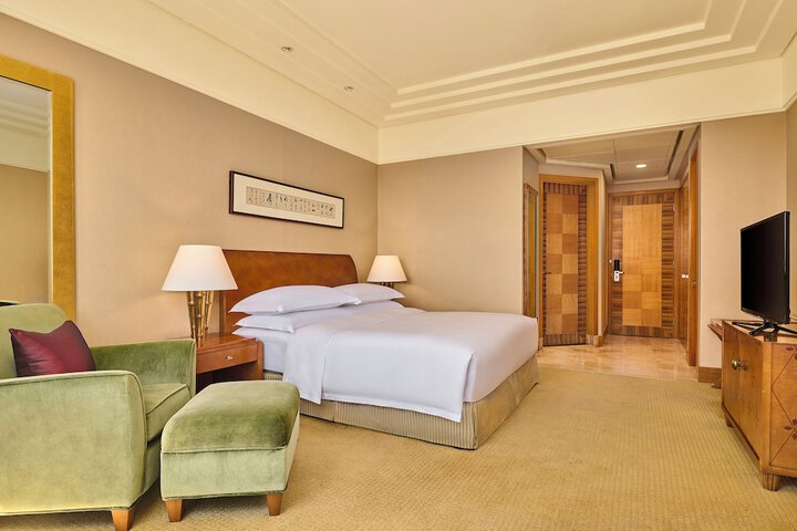 Room 21 of 96
