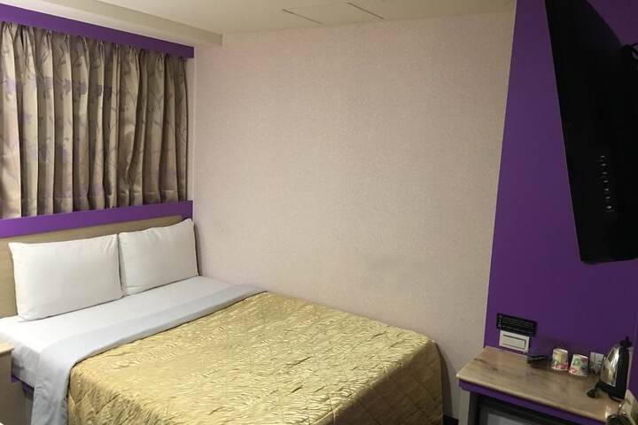 Room 18 of 33