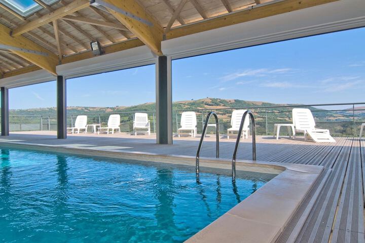Hotel Pool