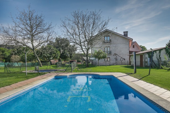 Hotel with Pool