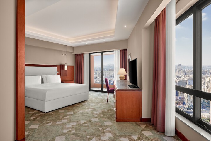 Room 53 of 125