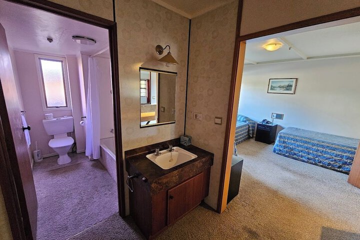 Room 10 of 24