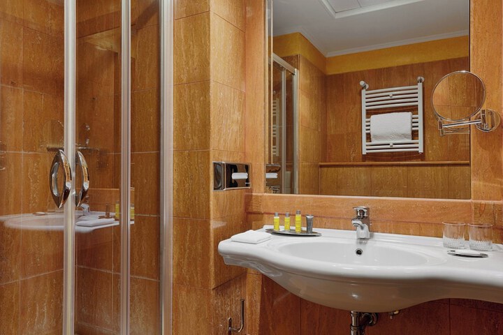 Clean Restrooms