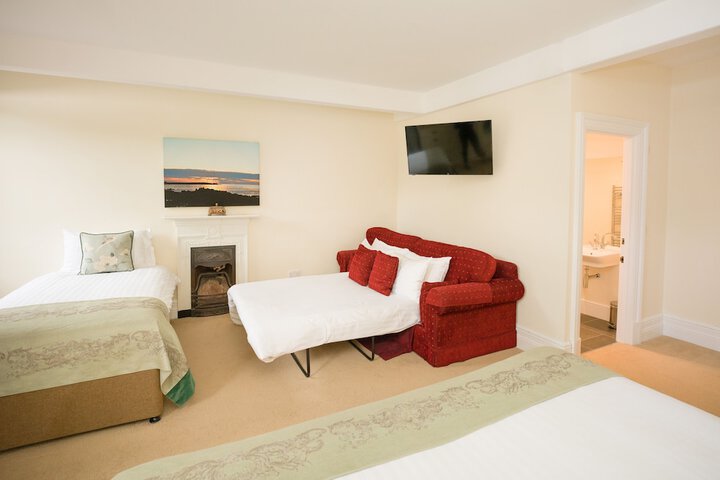 Room 158 of 373