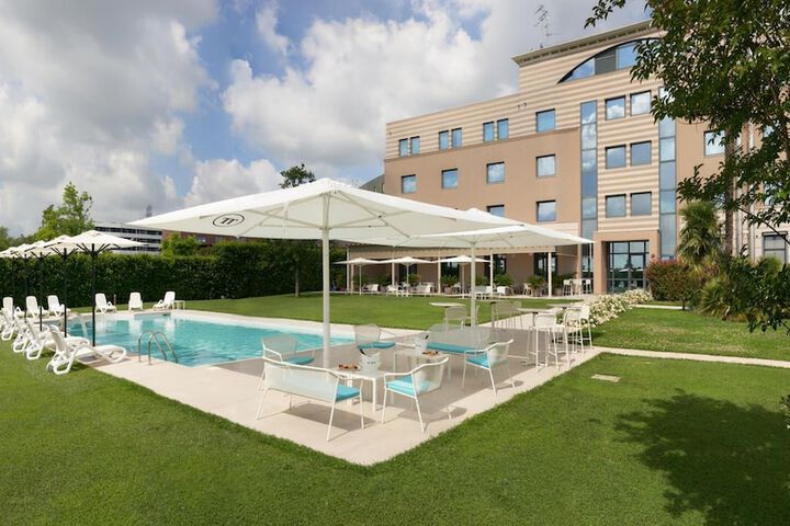 Hotel with Pool