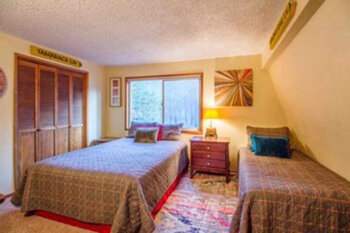 Room 33 of 38