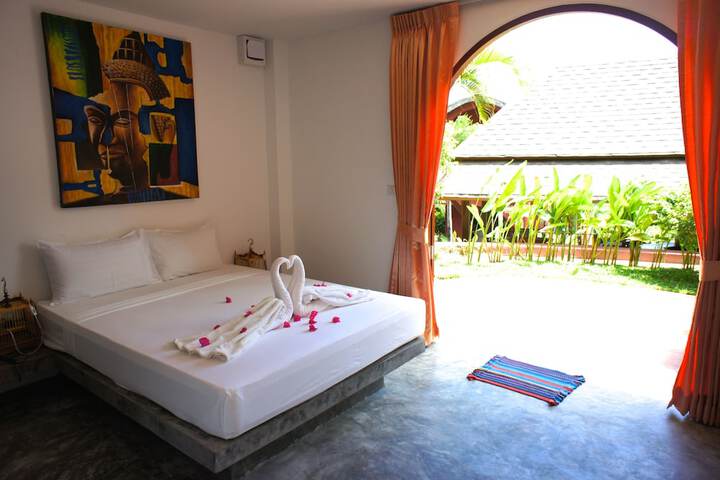 Room 5 of 28