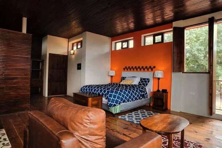 Room 4 of 39