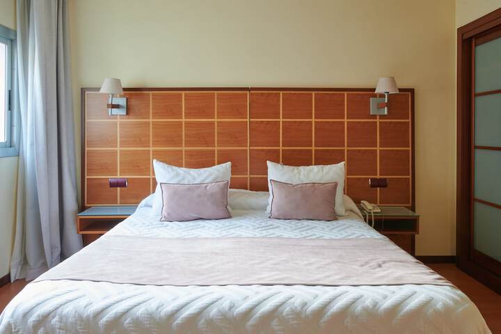 Room 53 of 186
