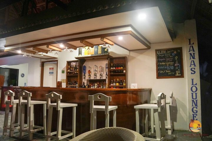 Lounge 50 of 65