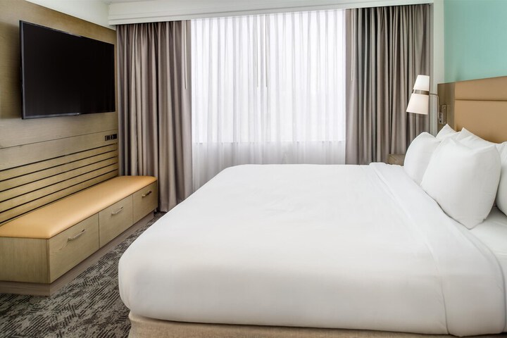 Room 32 of 82