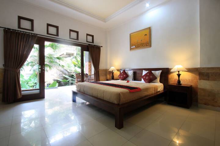Room 100 of 213