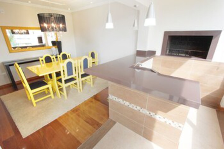 Room 5 of 14