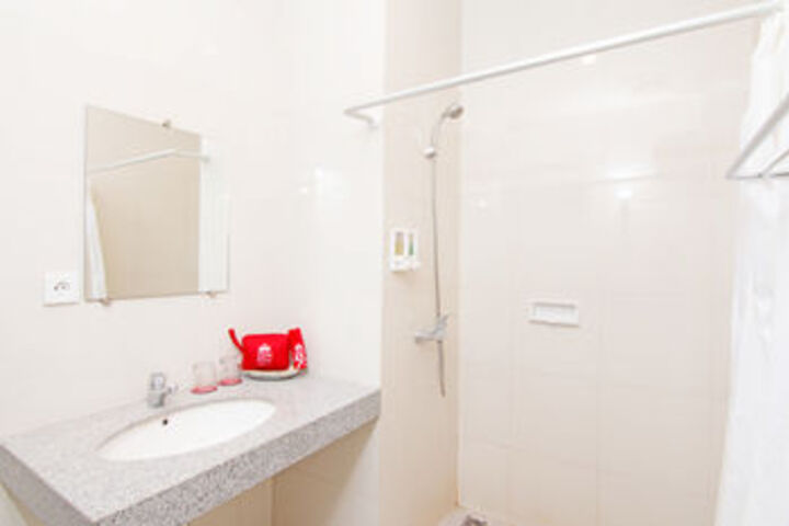 Room 2 of 23